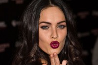 /album/cosmeticos-/megan-fox-jpg/